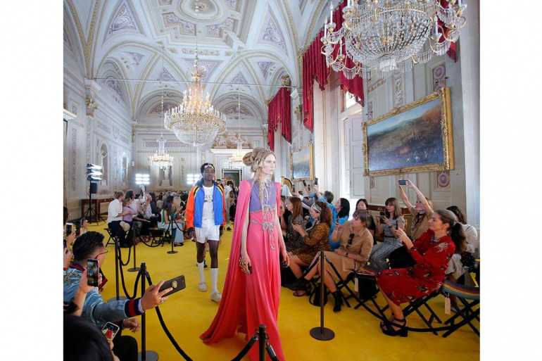 The showspace for Gucci Cruise 2018 was the Palatine Gallery of the Pitti Palace in Florence
