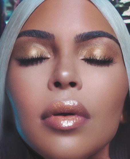 kim-kardashian-kkw-beauty-glitter-makeup-instagram