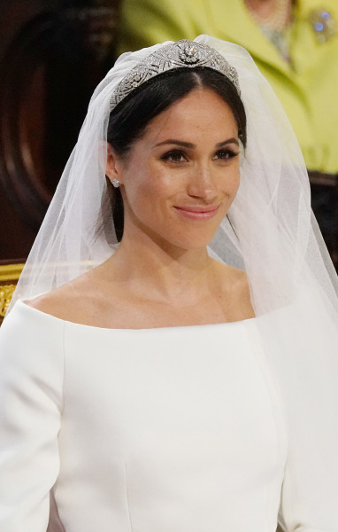meghan-markle-prince-harry-royal-wedding-tiara-beauty-make-up-hair