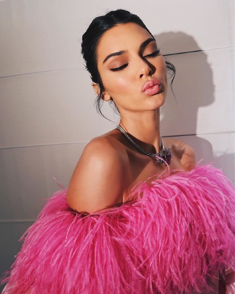 kendall-jenner-hair-make-up-red-carpet-beauty-style