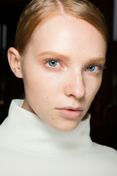vogue-runway-beauty-skin-care-make-up-collagen