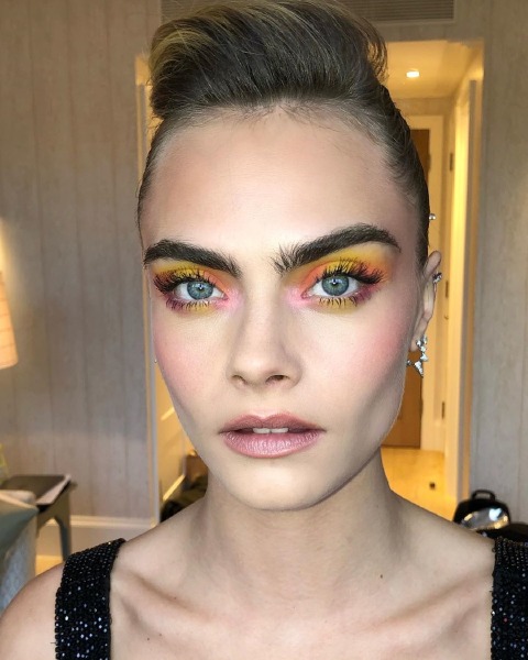 lucy-boynton-make-up-beauty-venice-eye-make-up-rainbow