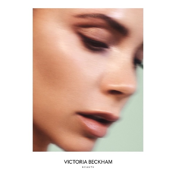 victoria-beckham-beauty-lips-pout-make-up-liner-tint